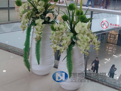 白色圓形商場(chǎng)花盆