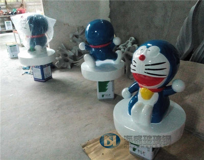 哆啦A夢雕塑