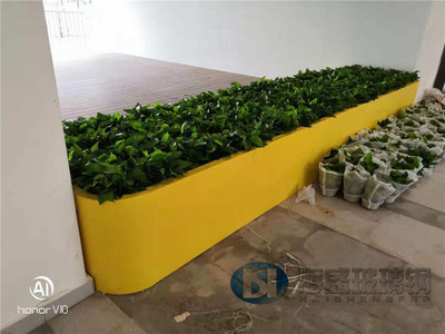 深圳市坪山實(shí)驗(yàn)學(xué)校訂制玻璃鋼花池項(xiàng)目