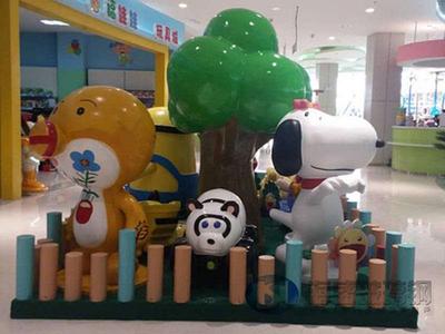 商場(chǎng)美陳玻璃鋼裝飾雕塑 