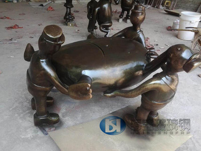 仿銅人物玻璃鋼雕塑